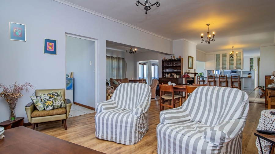 4 Bedroom Property for Sale in De Kelders Western Cape